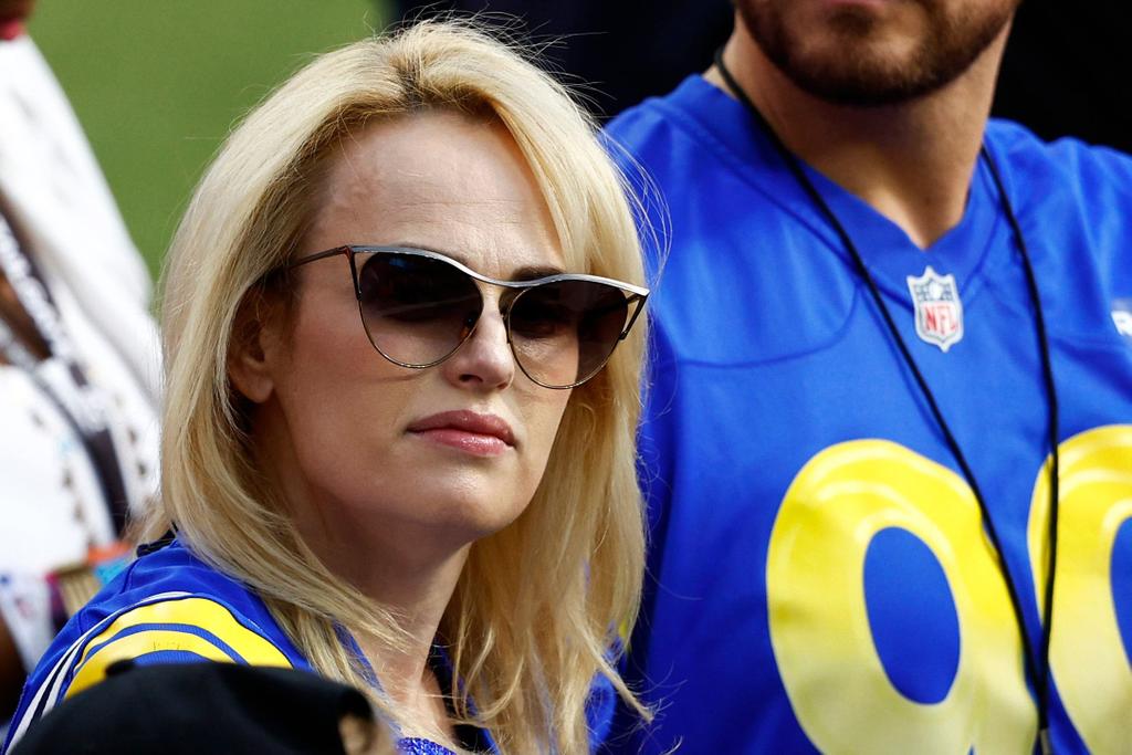 Rebel Wilson Amazes In Cheerleader Outfit