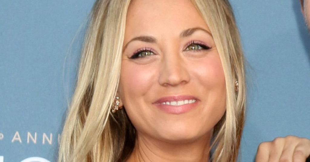 Kaley Cuoco Stuns In Leggy Minidress Surprise