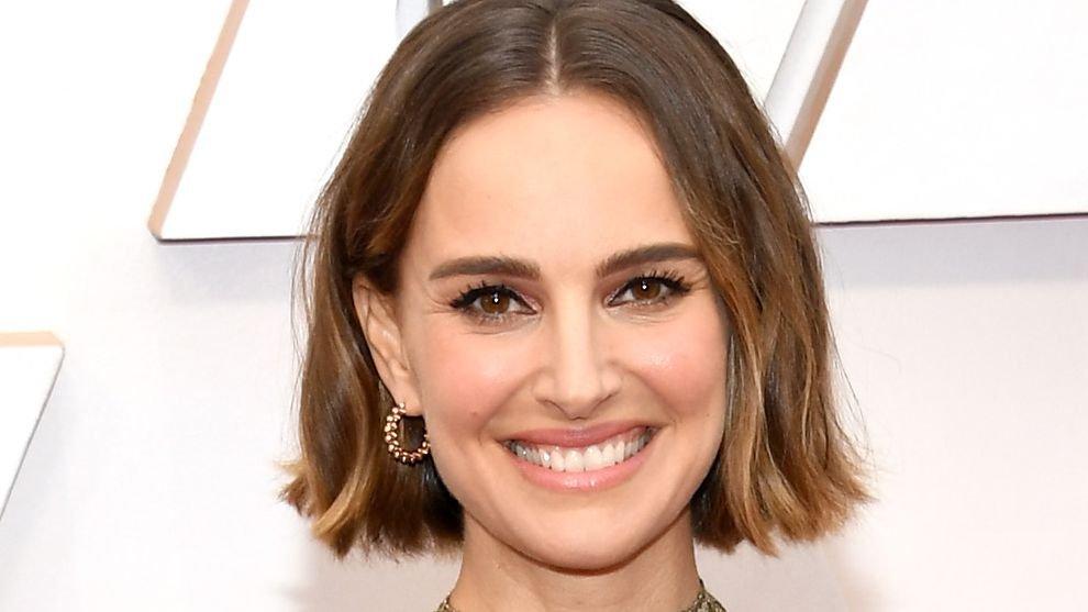 Close of Natalie Portman's face on the red carpet of the Oscars