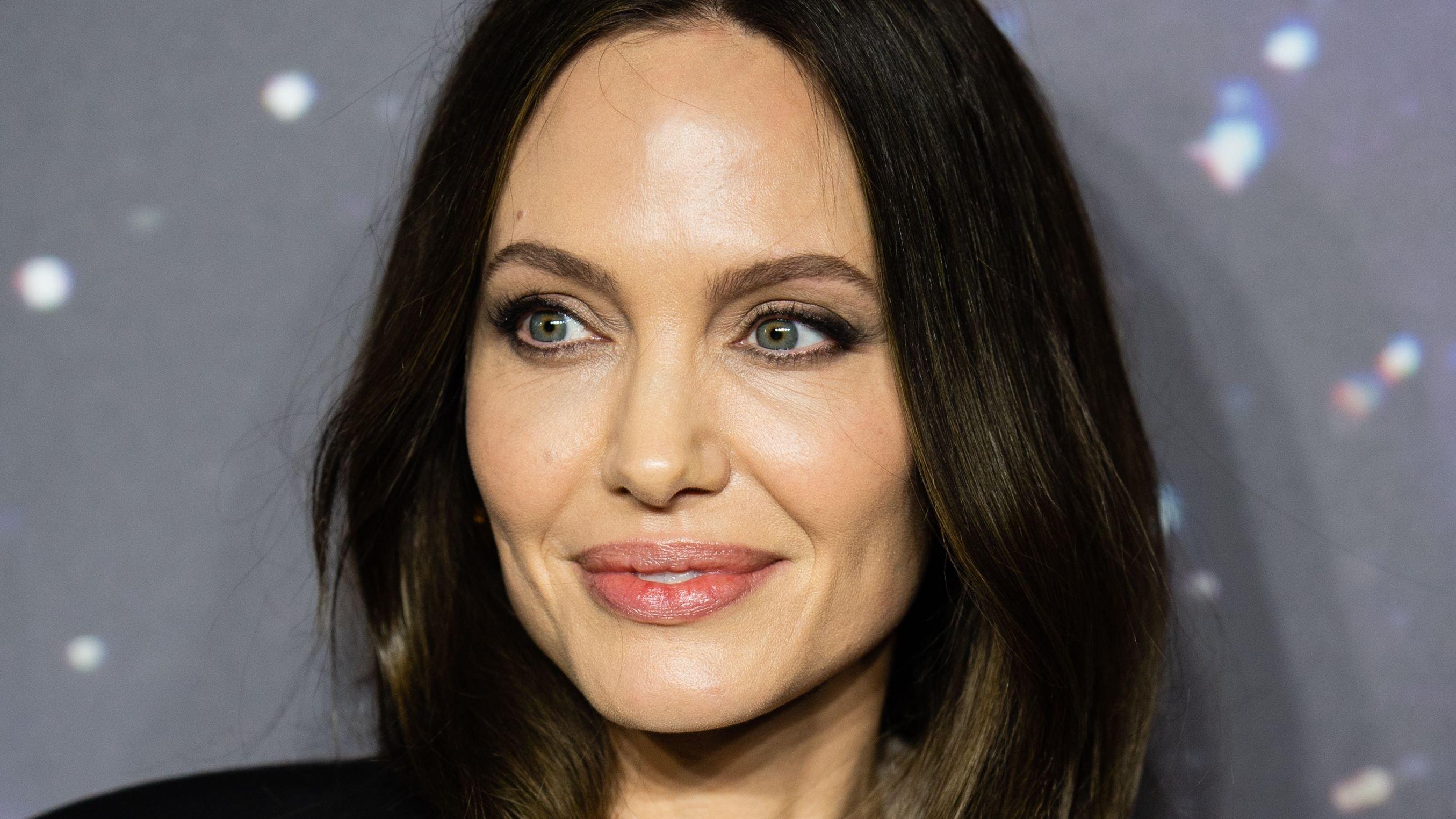 Angelina Jolie close up