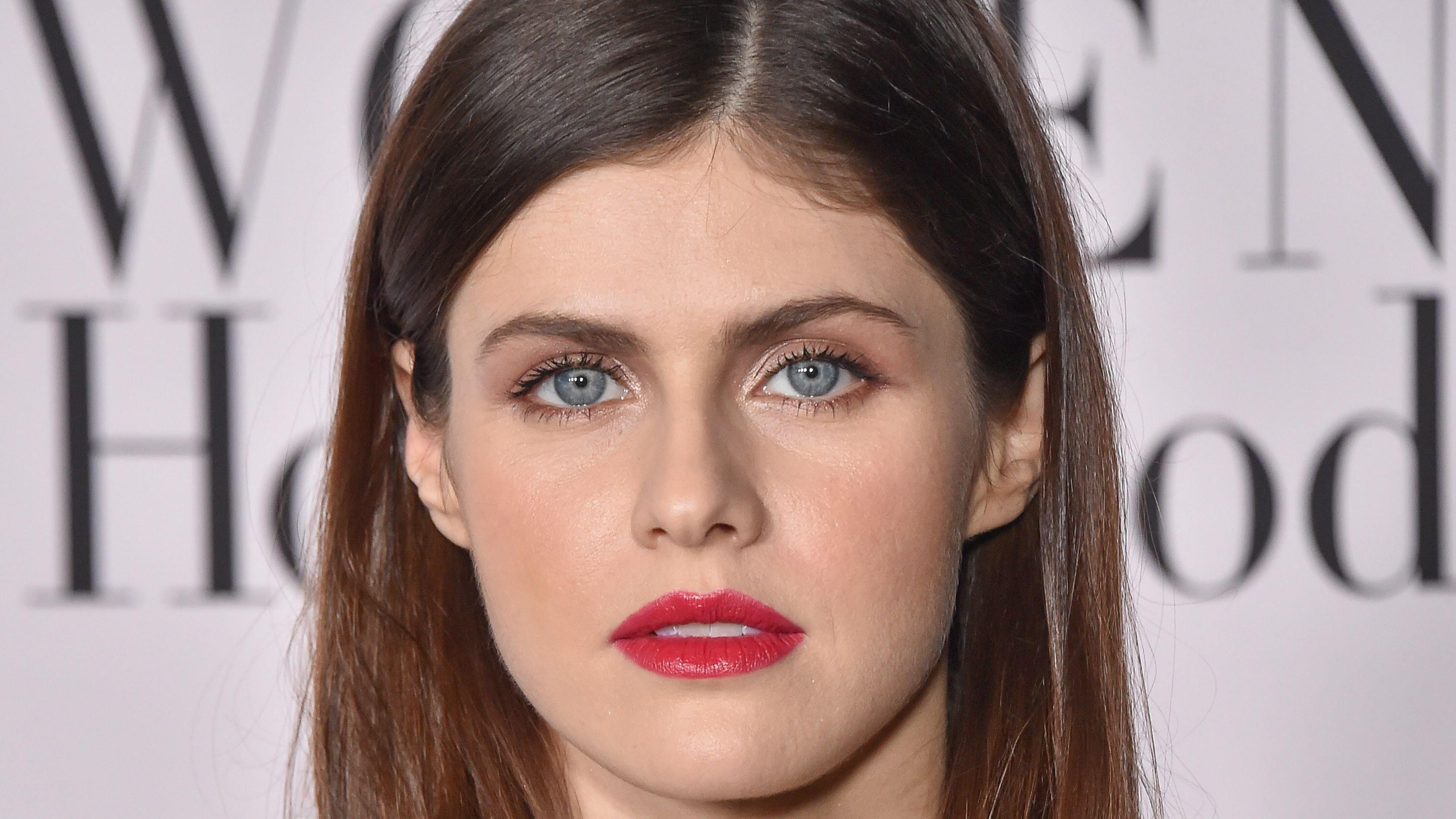 Alexandra Daddario In Swimsuit Faces The Sun