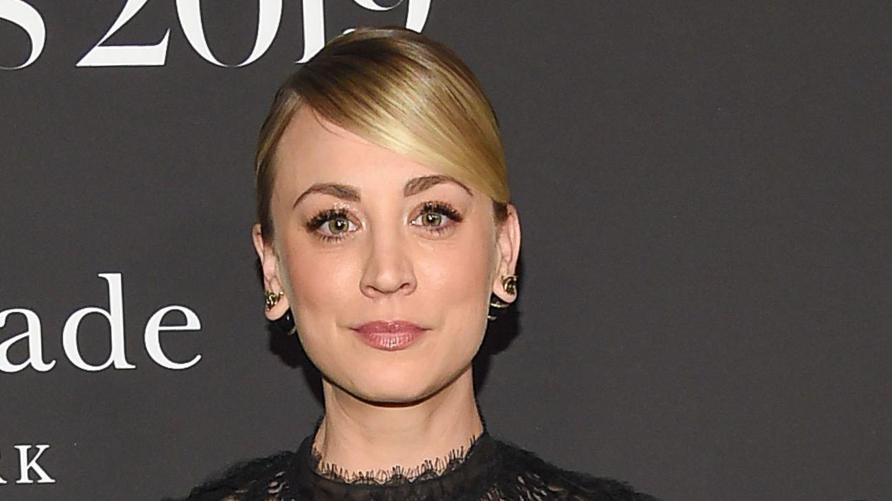 Close up of Kaley Cuoco at the InStyle Awards 2019