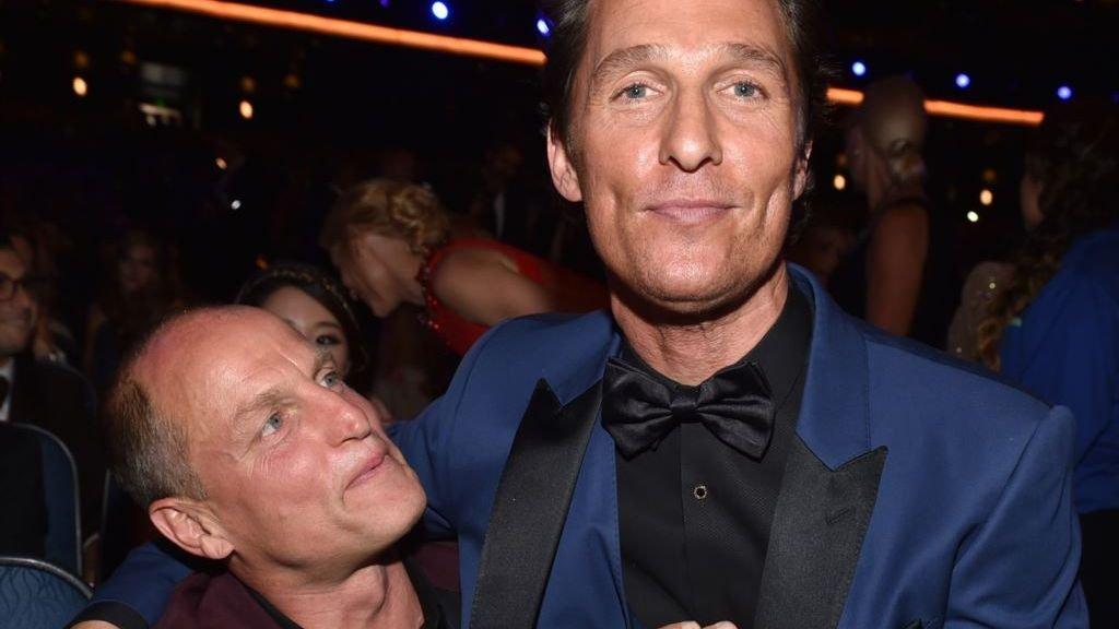 Woody Harrelson and Matthew McConaughey posing together