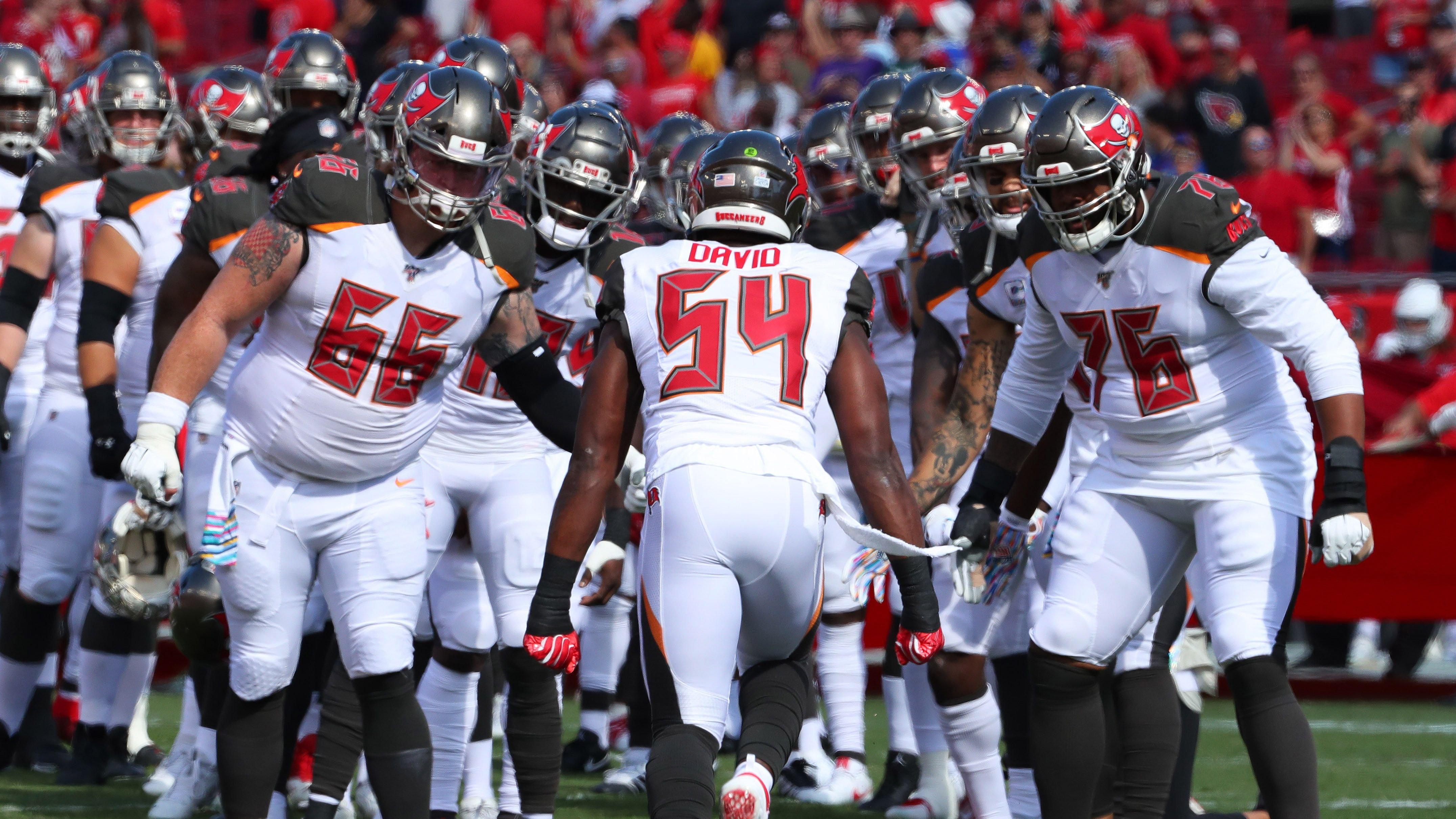Tampa Bay Buccaneers lined up on field