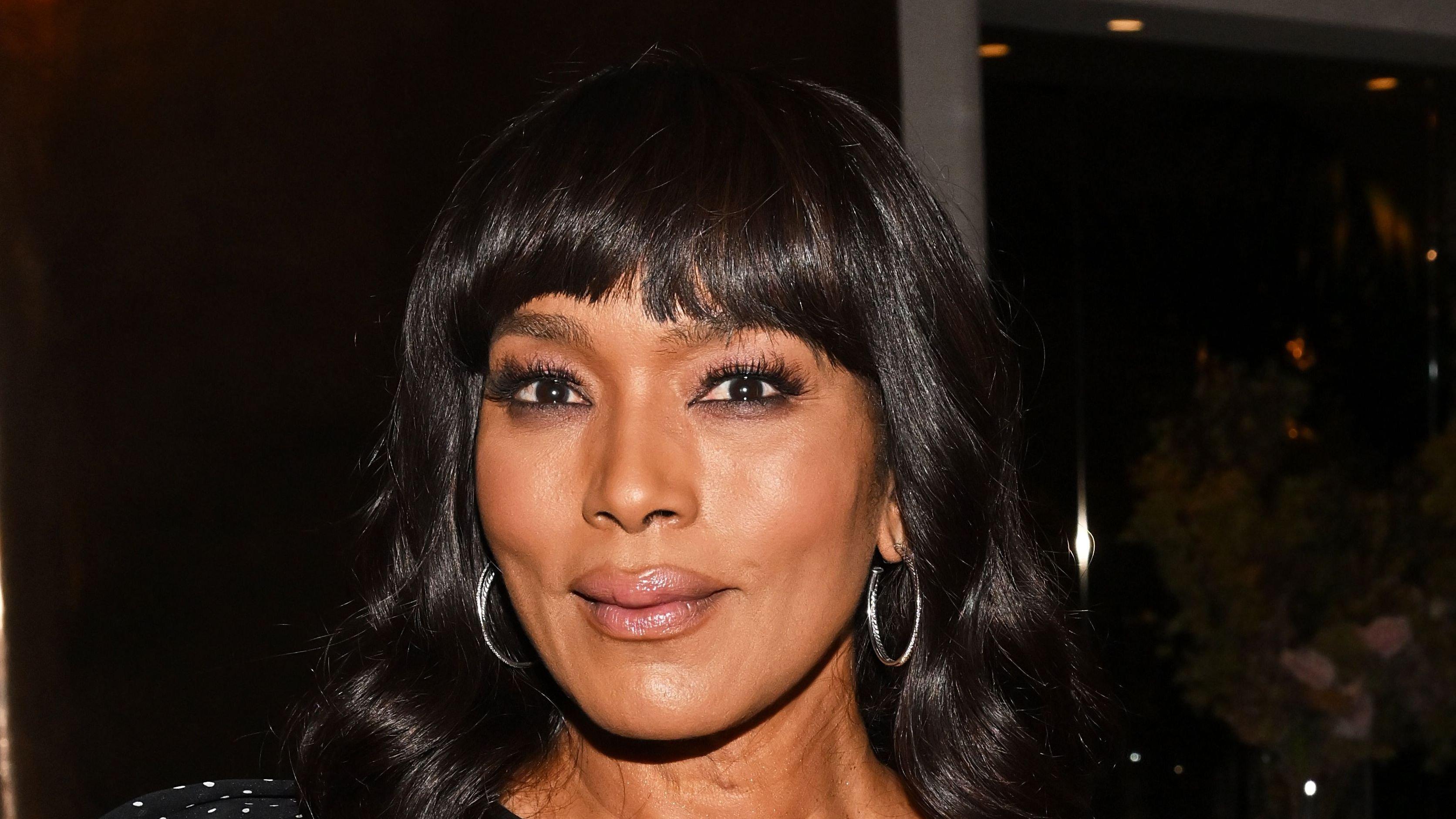 Close-up picture of Angela Bassett