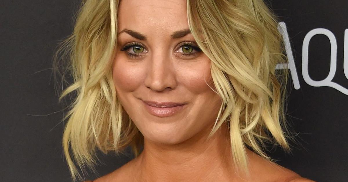 Kaley Cuoco Stuns In Braless Slit Dress