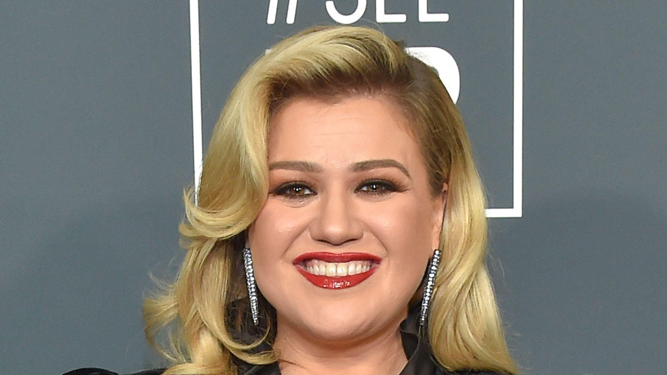 Award-winning singer Kelly Clarkson