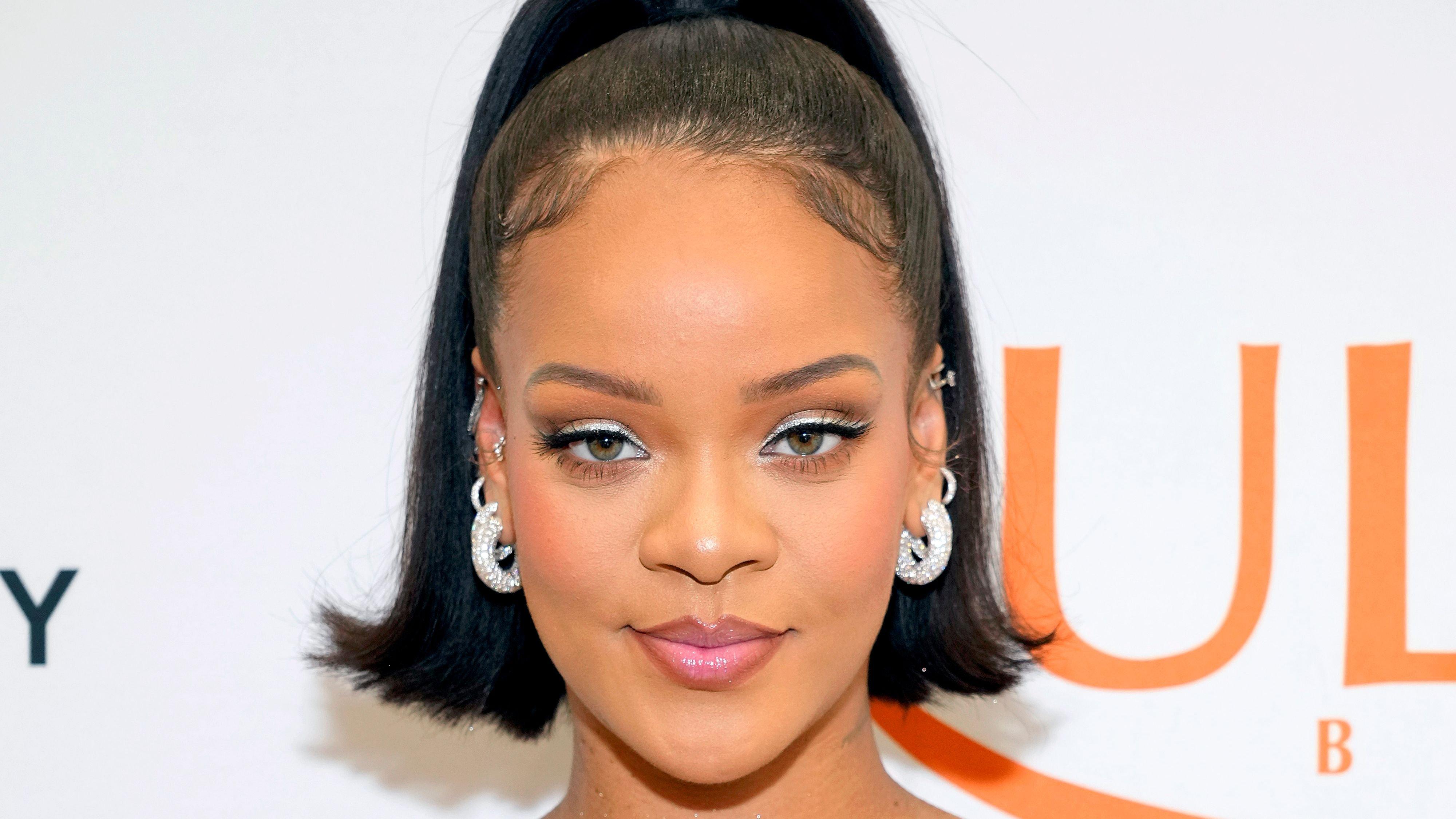 Close up of Rihanna 