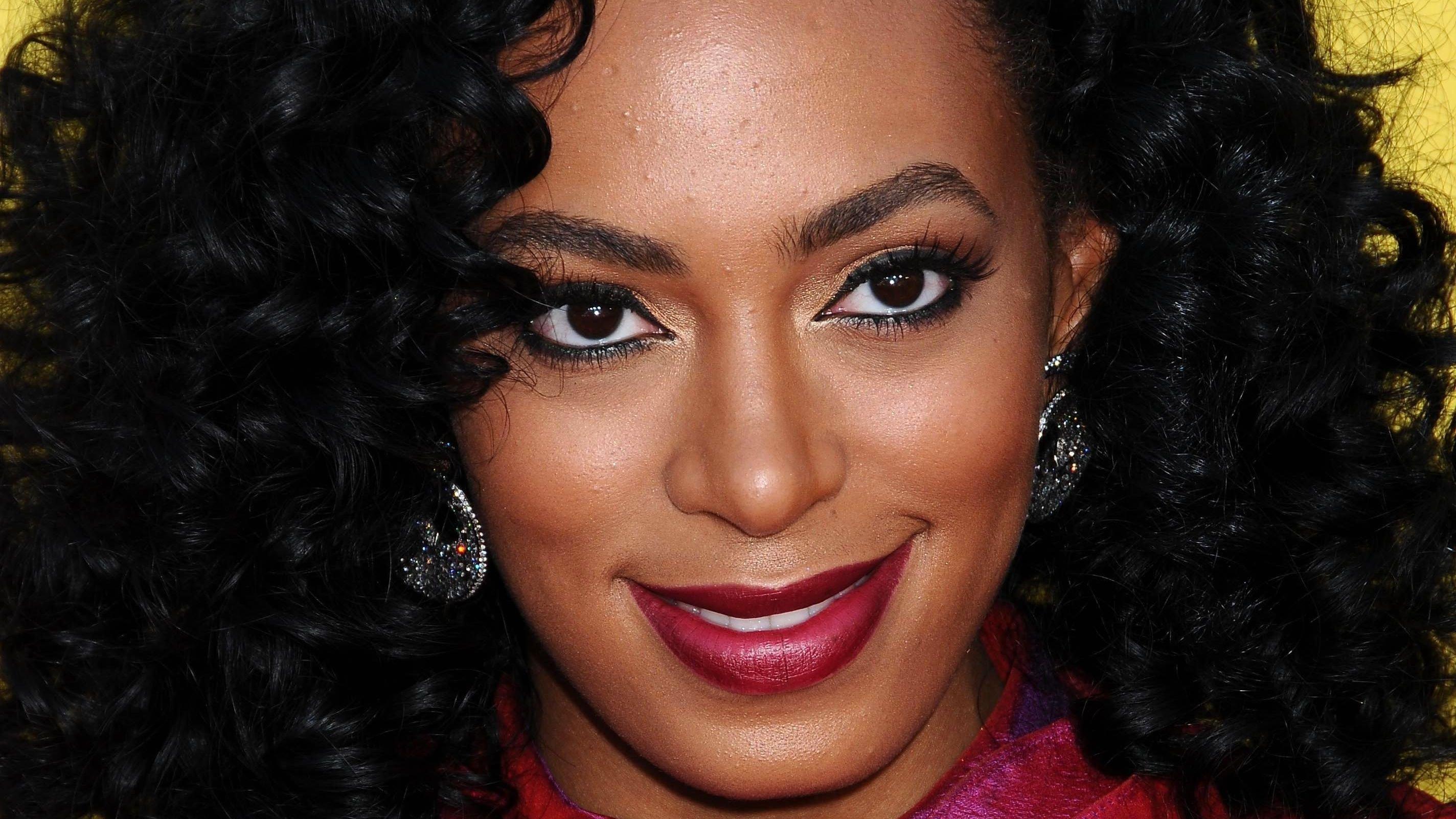 Close up of Solange Knowles 