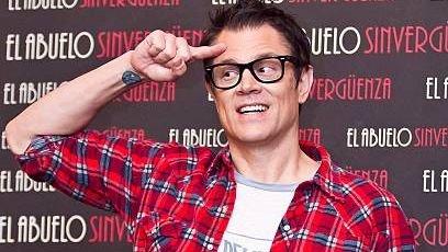 Johnny Knoxville in red plaid shirt